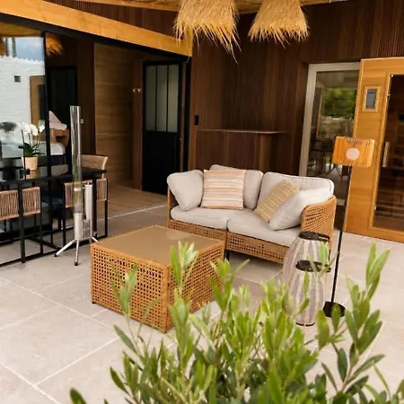Les Deux Saules Holiday home *